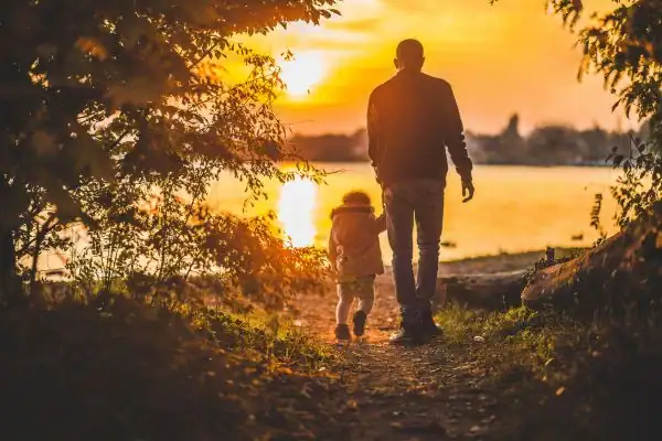 image of dad and child - parental alienation England